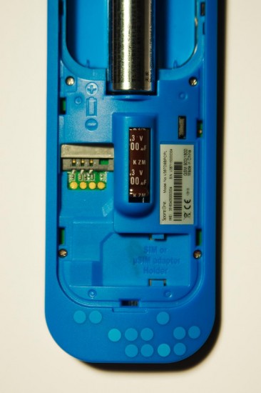 SpareOne Phone Rückseite - SIM-Slot und Batteriefach
